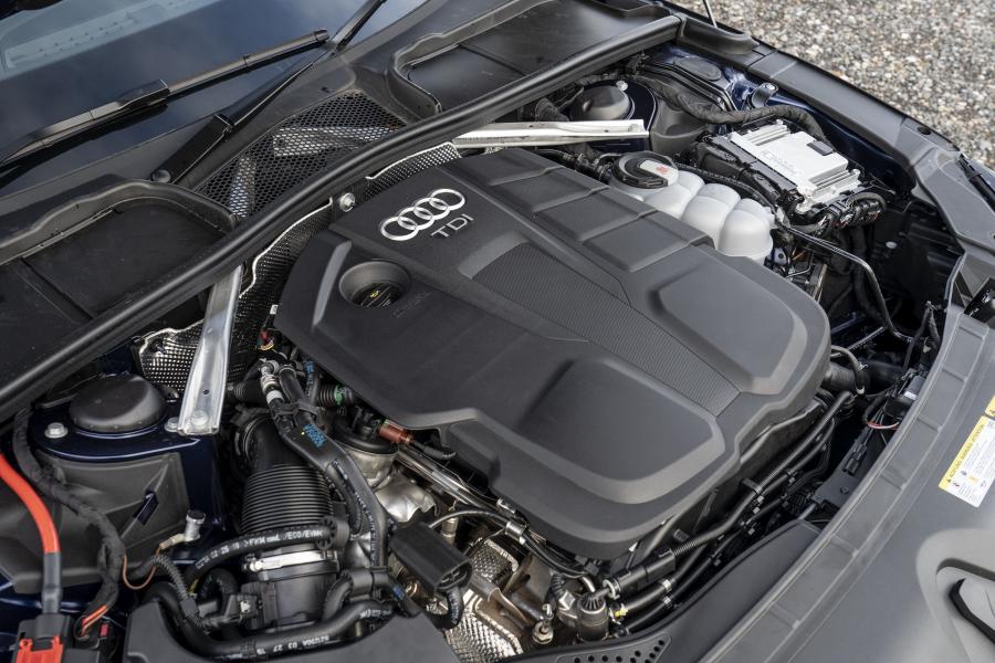 Моторный отсек Audi A4 Allroad Quattro (B9) 2019 года  (UK) (фото 40 из 40)